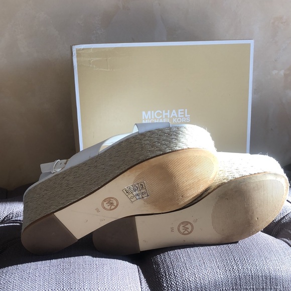 Michael Kors platform flats. Size 9M - Picture 6 of 6